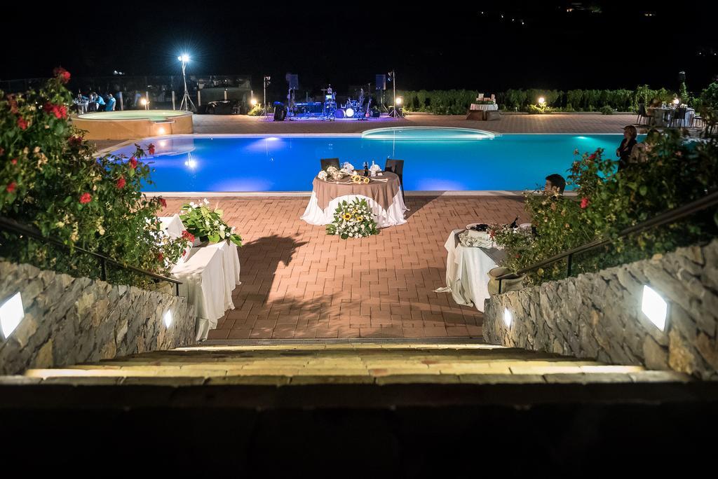 Valle Himara Pensionat Piana Degli Albanesi Eksteriør billede